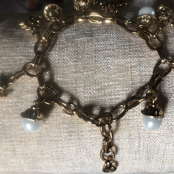 VTG Stauer Gold and Pearl Christmas Charm Bracelet - Picture 10 of 13